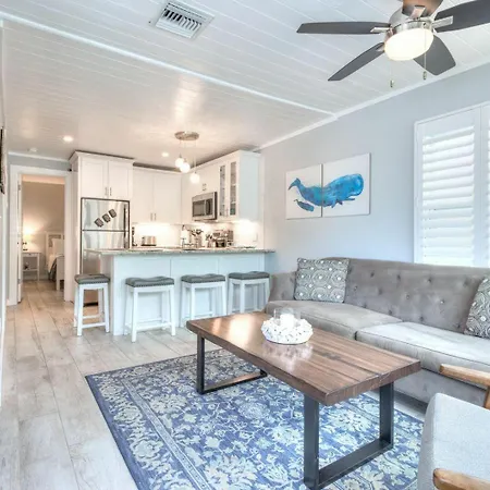 Villa Island Vibes House